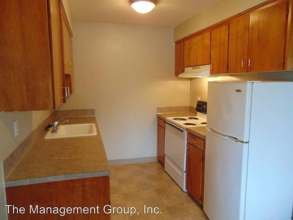 4th image of 9621 E Mill Plain Blvd APT D