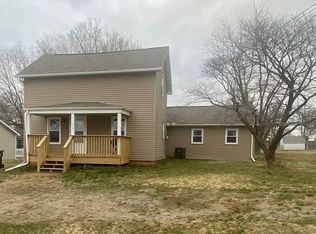 604 E Madison St, Mackinaw, IL