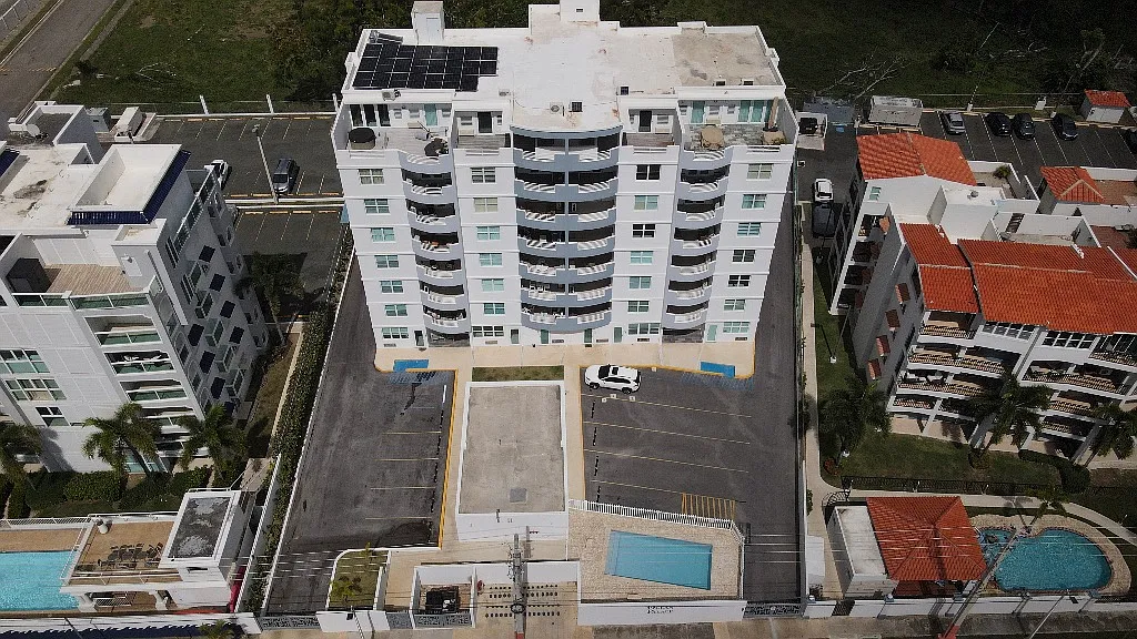 1 bed, 1.0 bath, 300 sqft, $1,200 — Photo 2