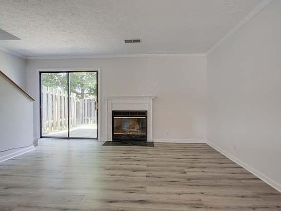 4th image of 445 Claircrest Dr
