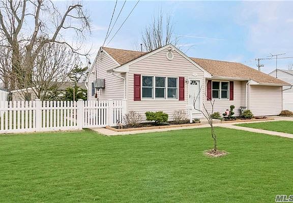2nd image of 1092 Courtland Dr