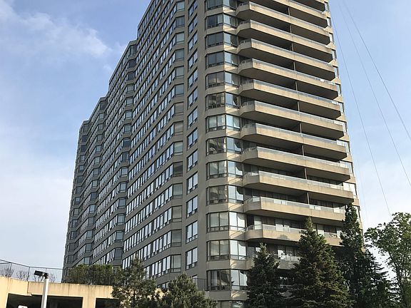4th image of 308 Jarvis St #101