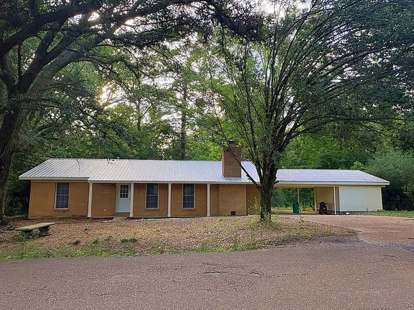 2159 Sunny Lane Rd, Benton, MS 39039