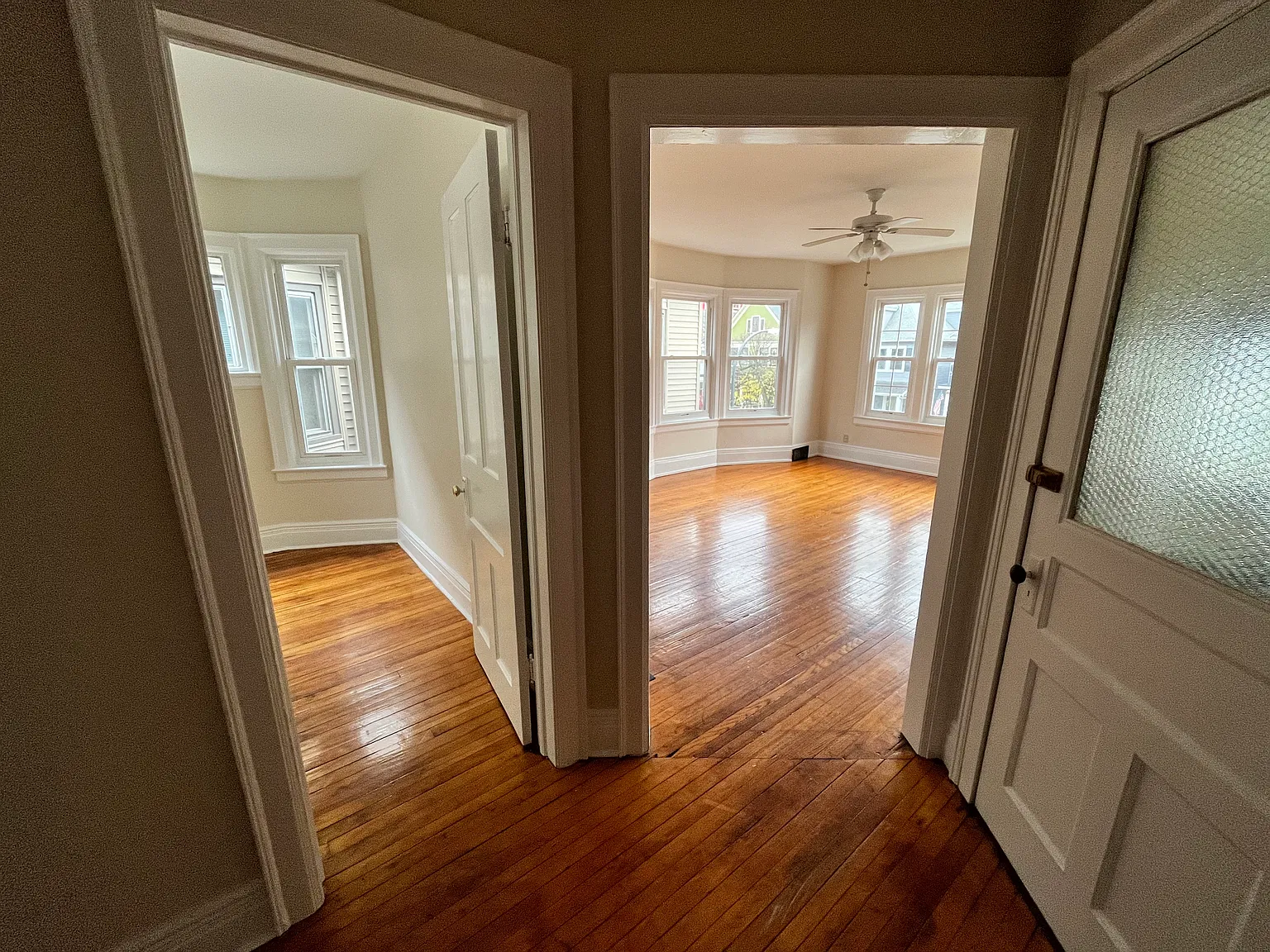 2 bed, 900 sqft, $1,400 — Photo 4