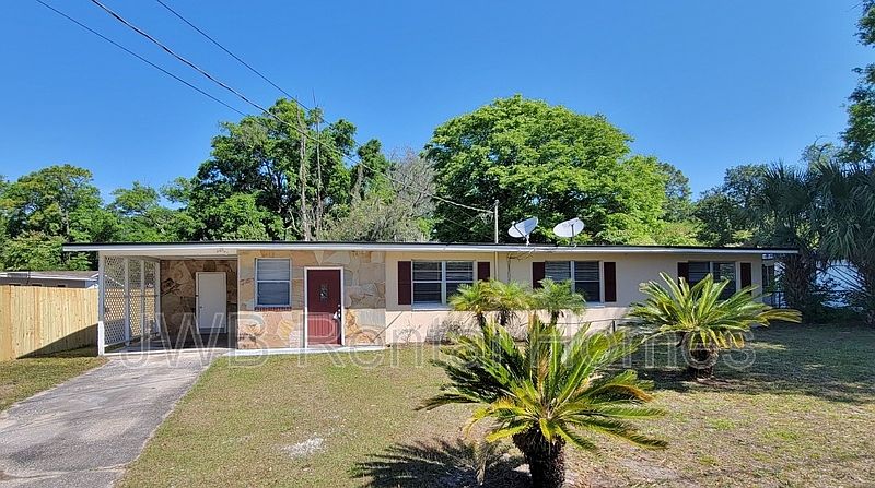1st image of 7833 Eaton Ave