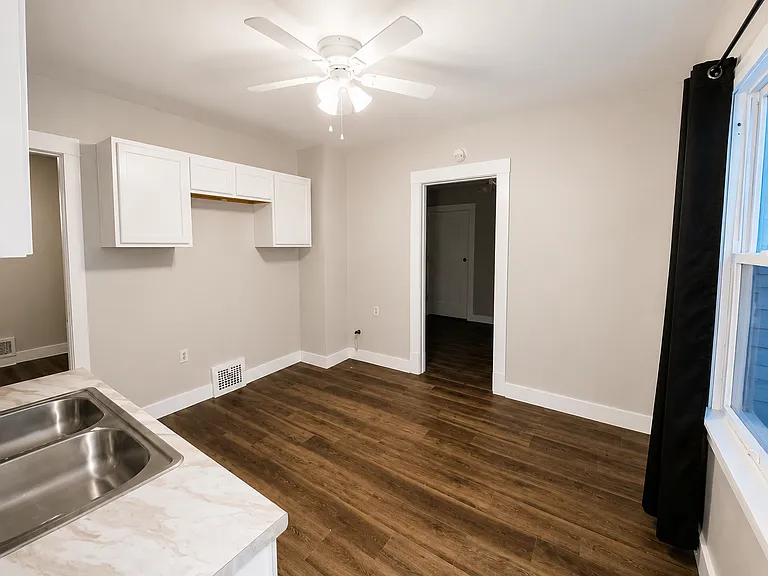 12502 Forest Ave — Photo 8