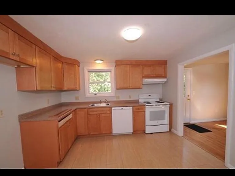 176 Winthrop St #176 — Photo 6