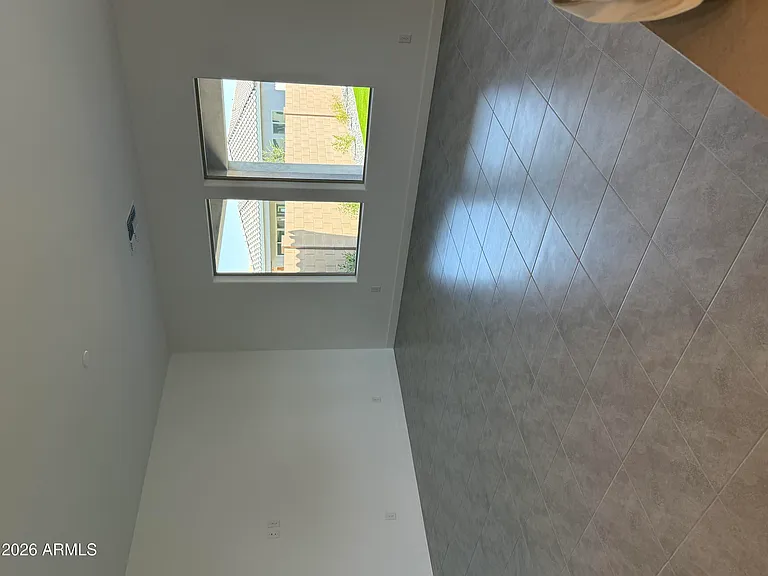 2921 E Mission Ln — Photo 19