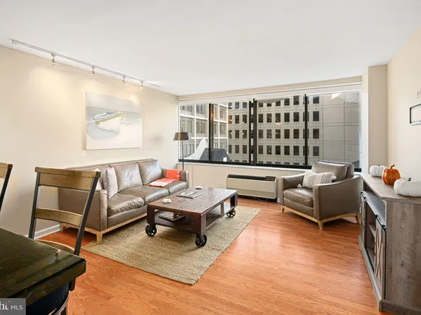 2001 Hamilton St APT 303, Philadelphia, PA 19130