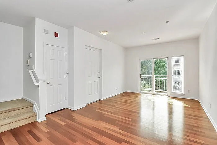 525 Donatello Ave #525 — Photo 7