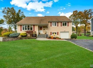12 Rockledge Pl, Cedar Grove, NJ 07009