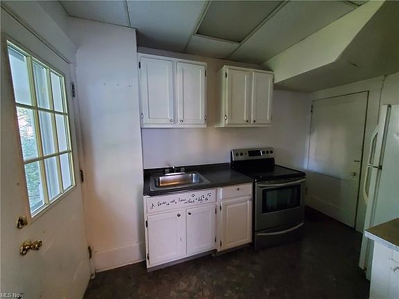 5th image of 225-227 Parmly Pl