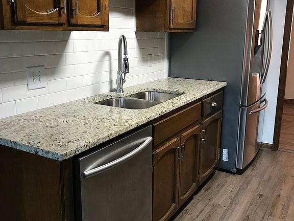 4th image of 110 Wildwood Dr