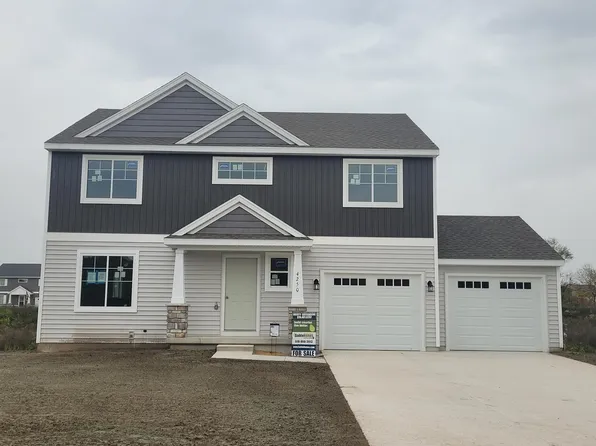 4250 Old Farm Dr, Wayland, MI 49348