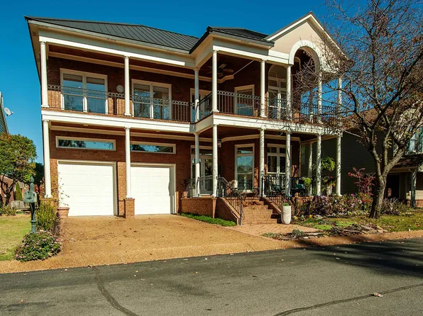 90 Riverwalk Pl, Memphis, TN 38103