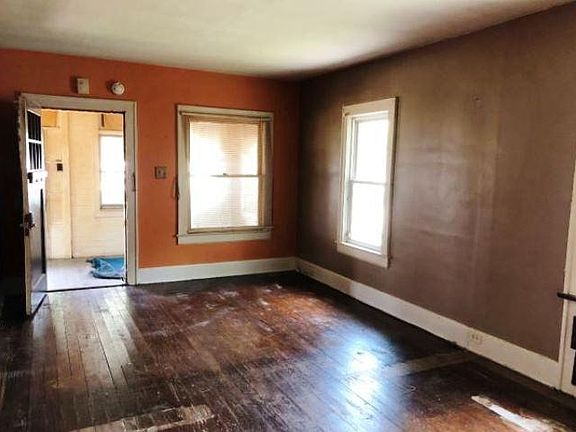 3rd image of 1798 Flint Ave