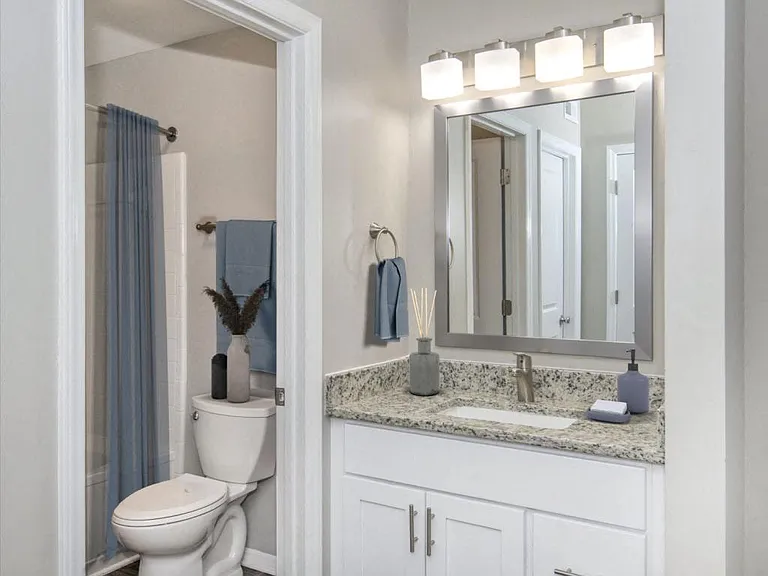 Newly updated bathroom in a Garden Home