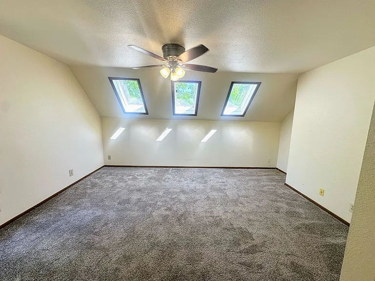 2212 School St — Photo 1