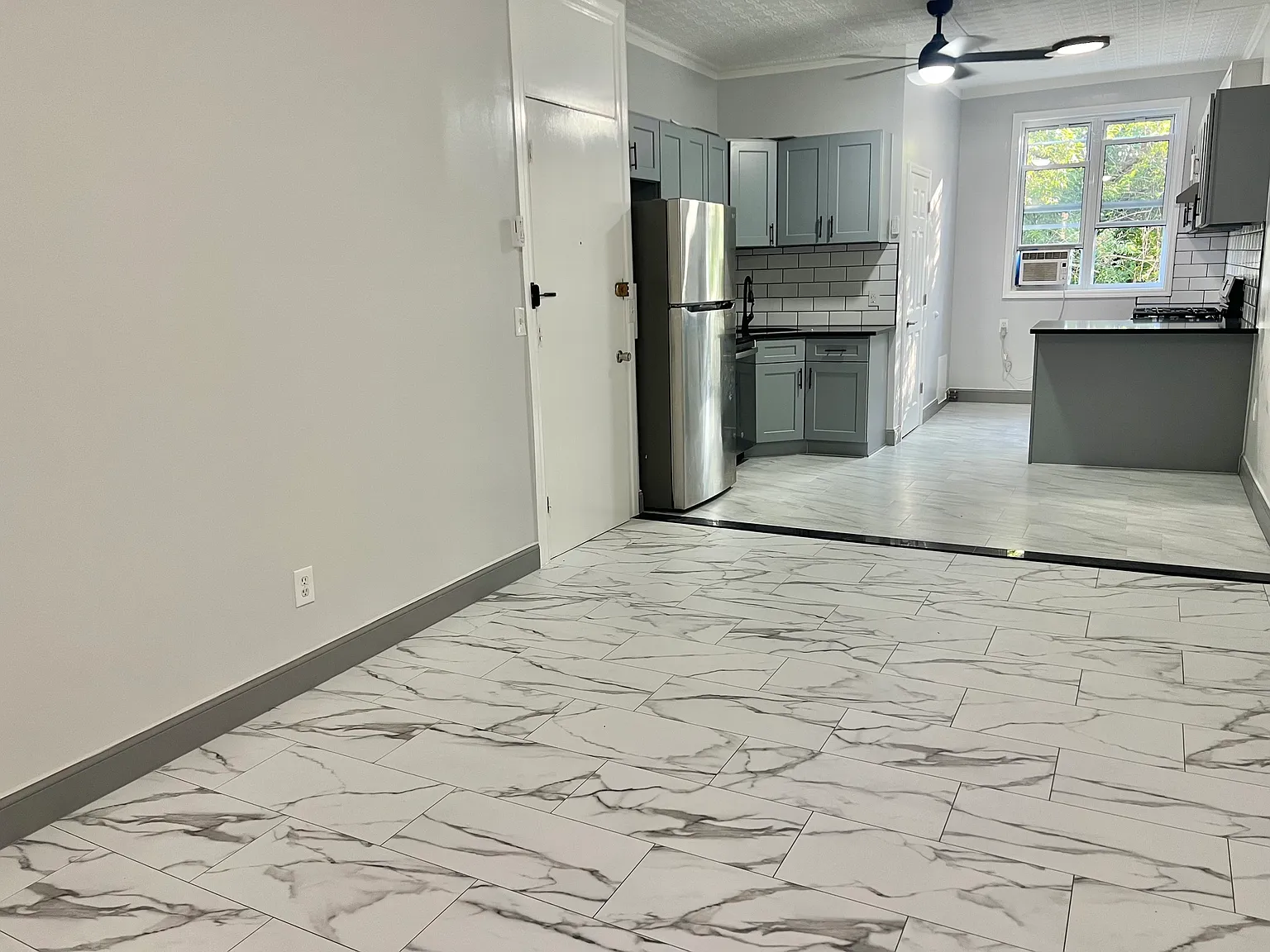 2 bed, 700 sqft, $3,000 — Photo 4