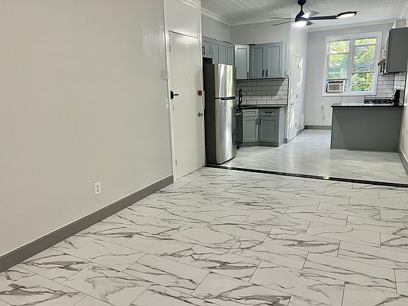4th image of 6403 Forest Ave #2A