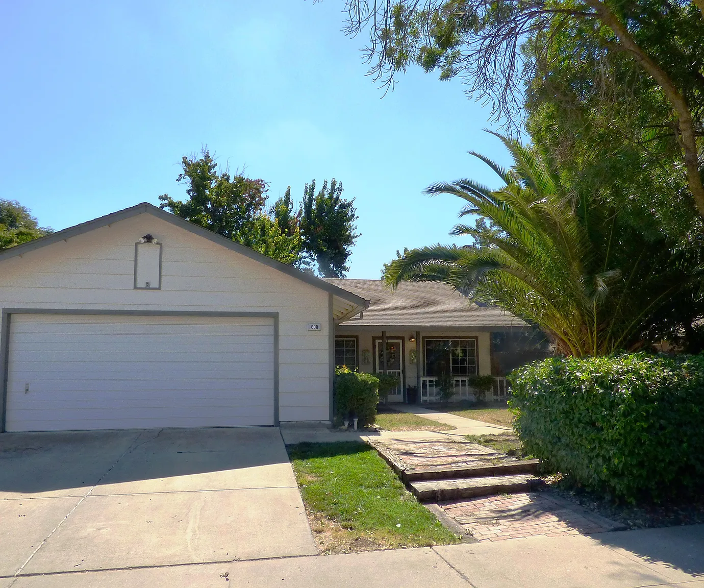 608 Westfield Ln photo 1