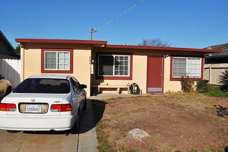 264 Shore Rd photo 1