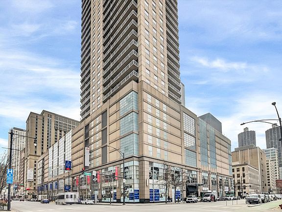 3rd image of 545 N Dearborn St APT 1806