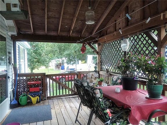 4th image of 347 Oaktree Dr