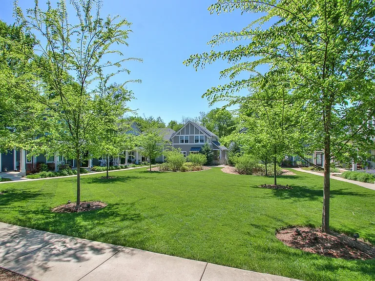 1125 Chester Ave #11 — Photo 29