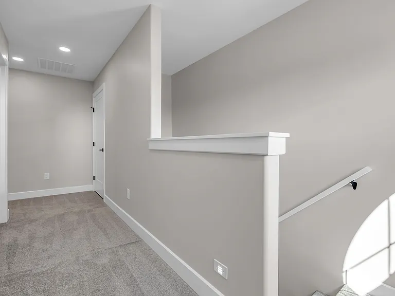 2142 E Beaumont St — Photo 27