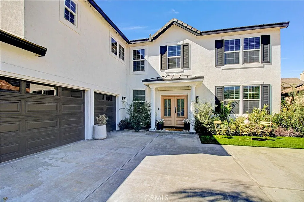 5 bed, 3715 sqft, $6,000 — Photo 2