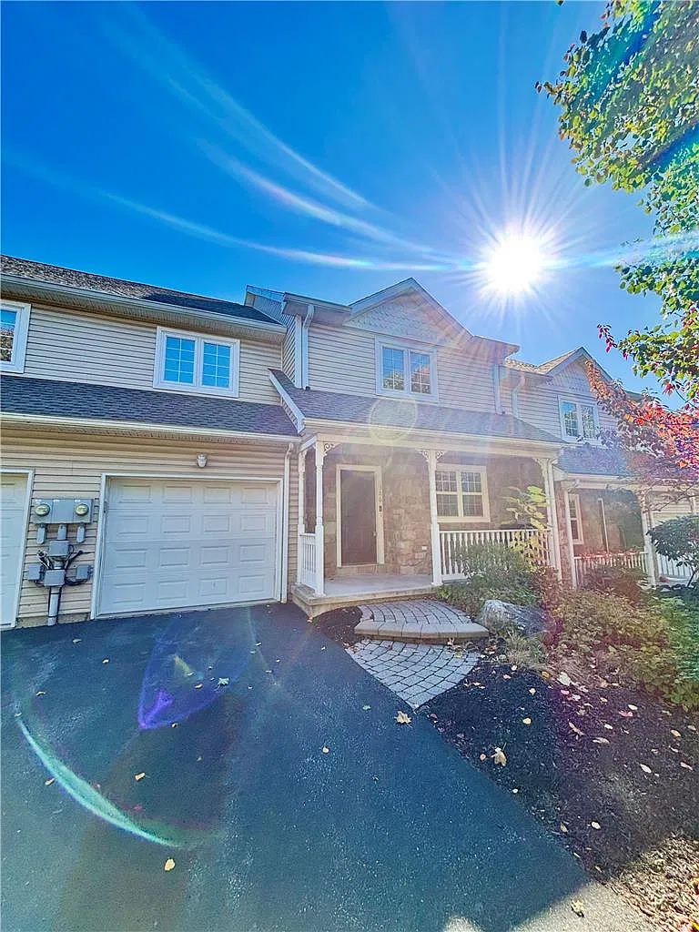 3 bed, 2.5 bath, 1989 sqft, $2,650 — Photo 1