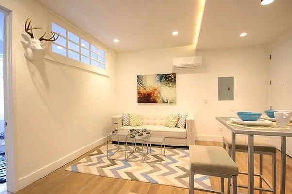 Rented by Rentopia | media 50