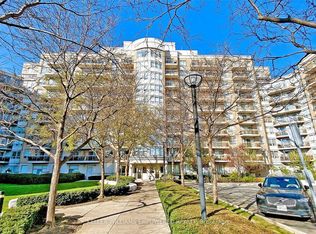650 Lawrence Ave W #915, Toronto, ON M6A 3E8
