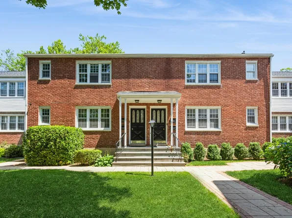 51 Cross St APT 3A, Bronxville, NY 10708