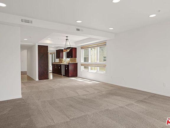 4th image of 1534 Amherst Ave APT 401
