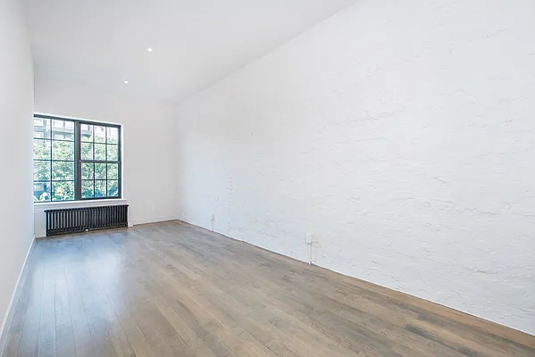 Rented by Bold New York | media 29