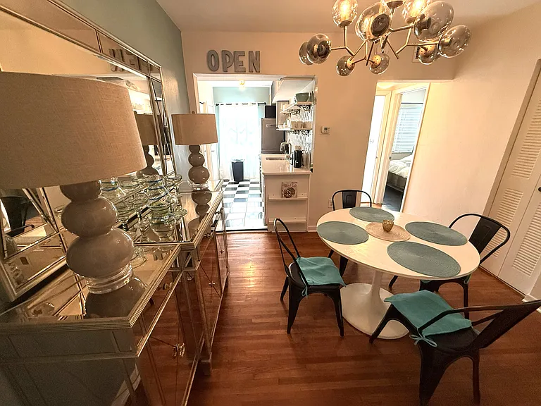 915 SW 8th St #102 — Photo 11