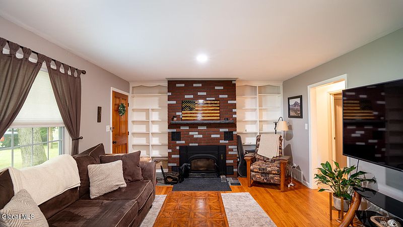 4th image of 23 Benedict Street