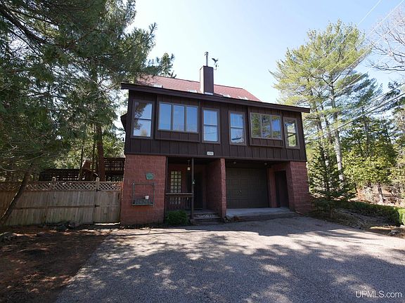 2nd image of 1092 Bernard St