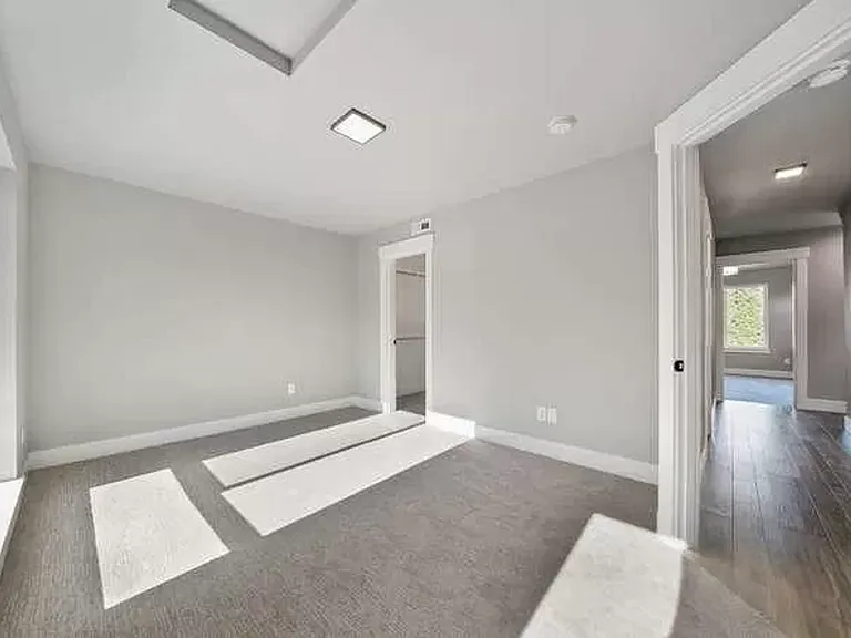 6636 SE 57th Ave — Photo 20