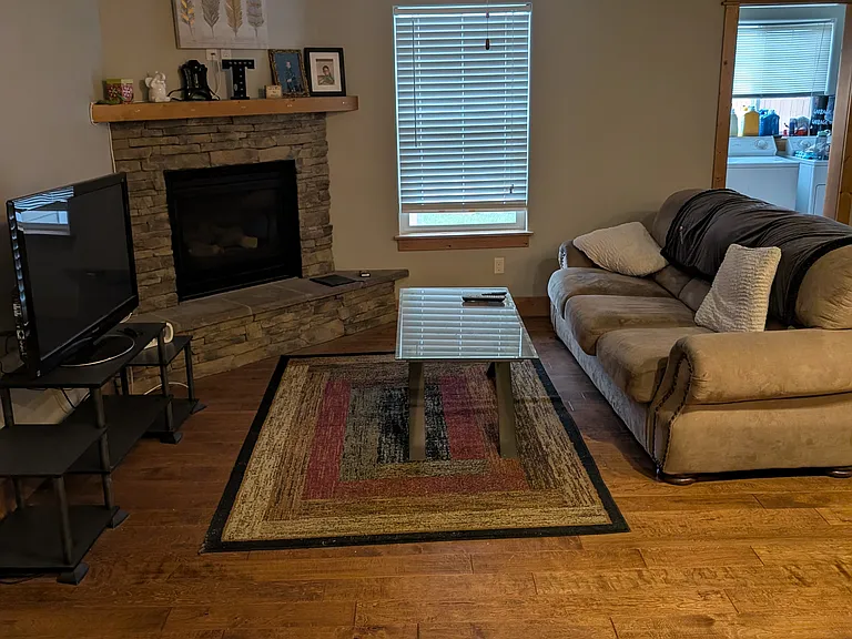 3789 Pipestone St — Photo 4