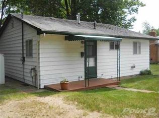 692 Lake James Dr, Prudenville, MI 48651
