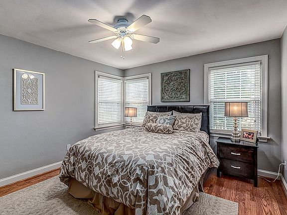 3rd image of 895 Glen Elm Dr