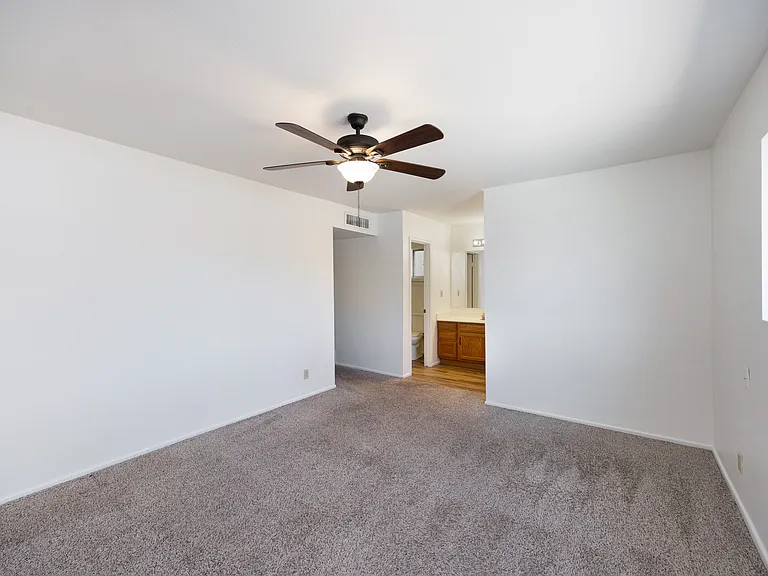 1316 W 13th St — Photo 20
