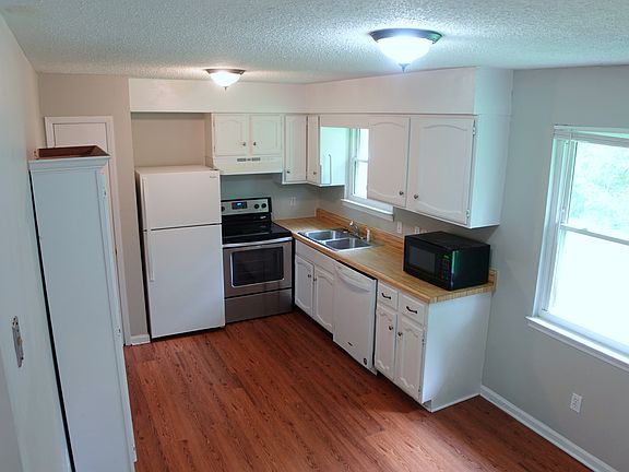 5th image of 1613 N Chester Rd