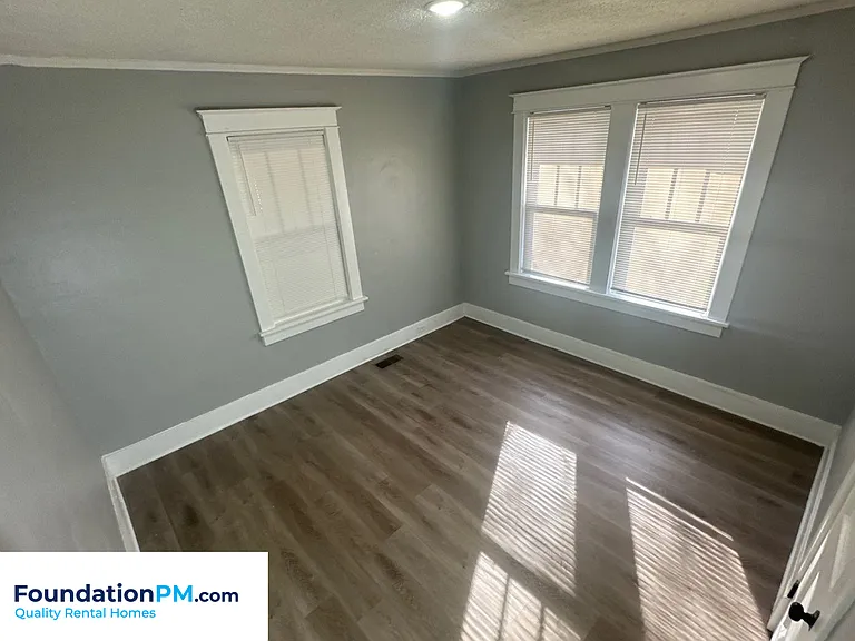 1041 Rosewood Ave — Photo 10