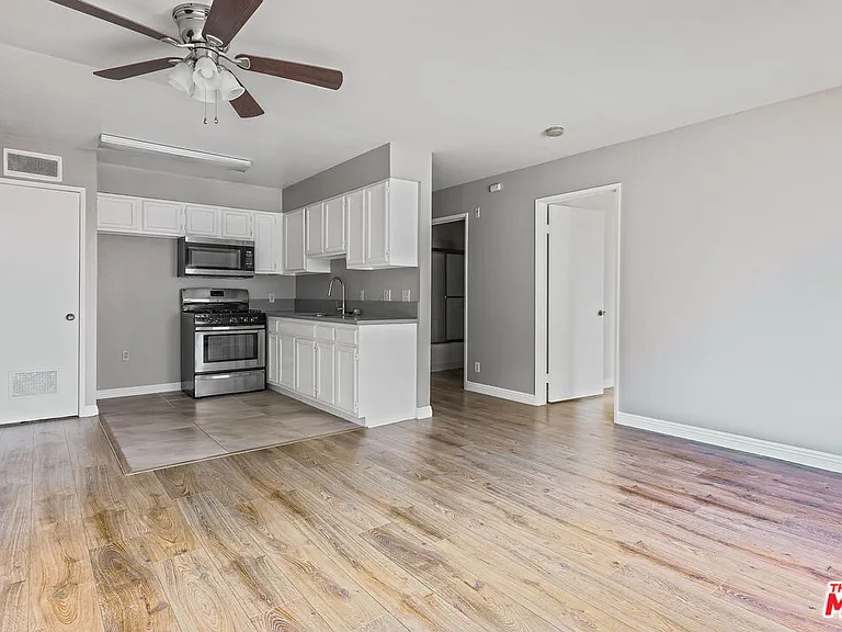 820 S Saint Andrews Pl #303 — Photo 7