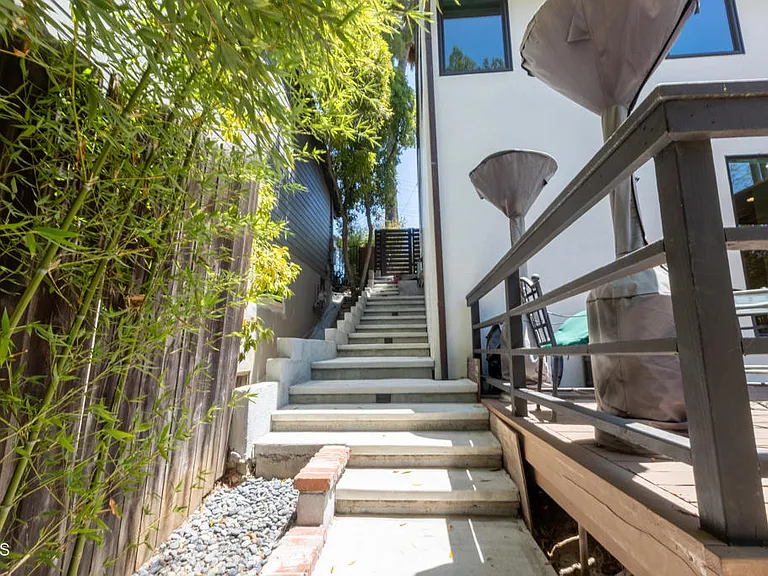 1483 Arroyo View Dr — Photo 36
