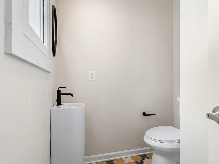 664 Lynn St #102 — Photo 7